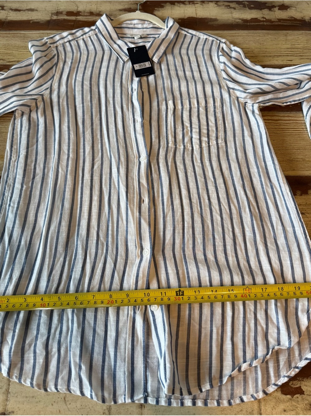 Lucky Brand Women’s White and Blue Vertical Stripe Button-Down Shirt Size M - Picture 8 of 13